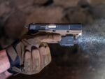Пистолетен фенер Fenix GL22 - подцевен » Dulotec.BG