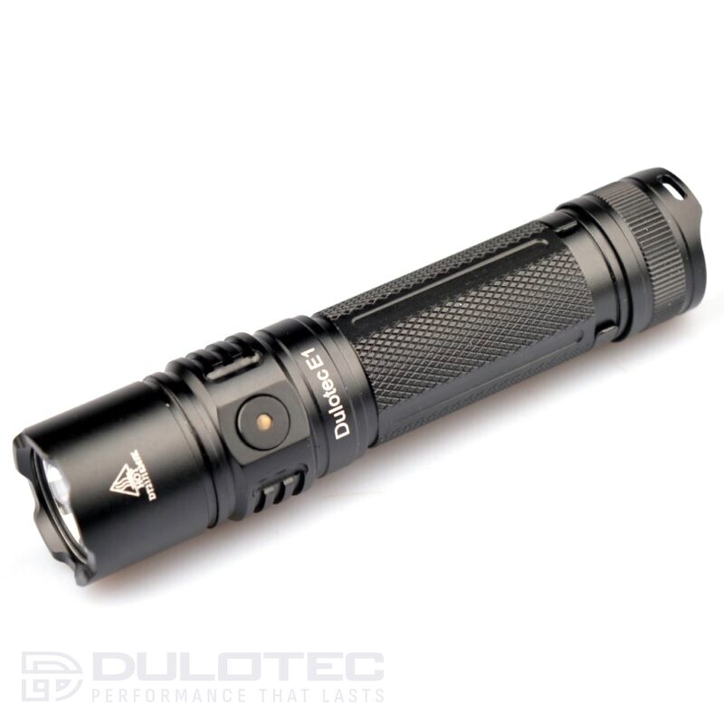 Компактен фенер Dulotec E1 за ежедневно ползване с включена батерия » Dulotec.BG