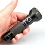 Компактен далекобоен фенер Dulotec E2 с включена батерия » Dulotec.BG