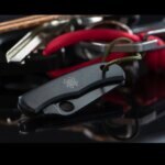 Миниатюрен сгъваем нож Spyderco Bug Black 3Cr 32мм C133BK » Dulotec.BG