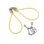 Титаниев ключодържател карабинер с форма на прашка – EDC инструмент » Dulotec.BG